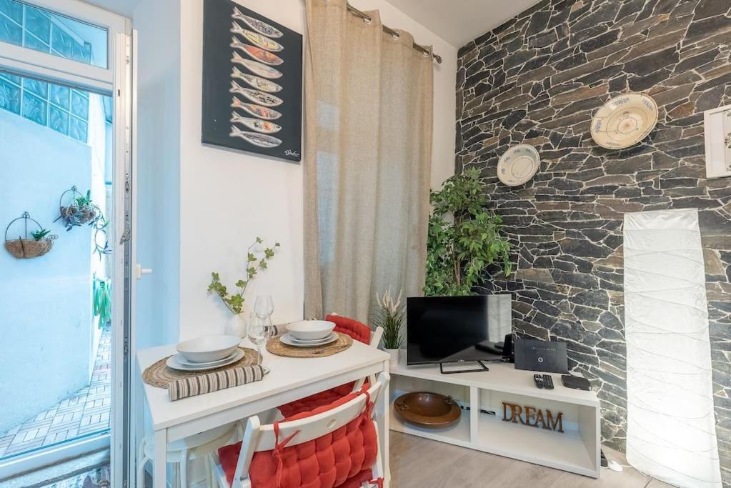 Modern Rustic Apartment In Graca Lisboa Exterior foto